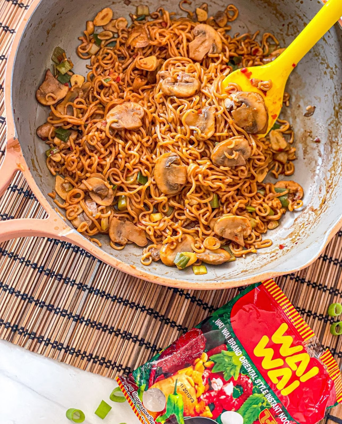 WAI WAI, Thai noodles